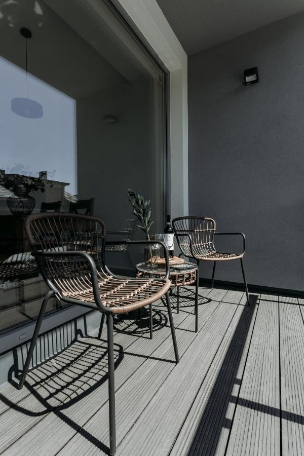 Apartament Jodelka Щирк Екстериор снимка